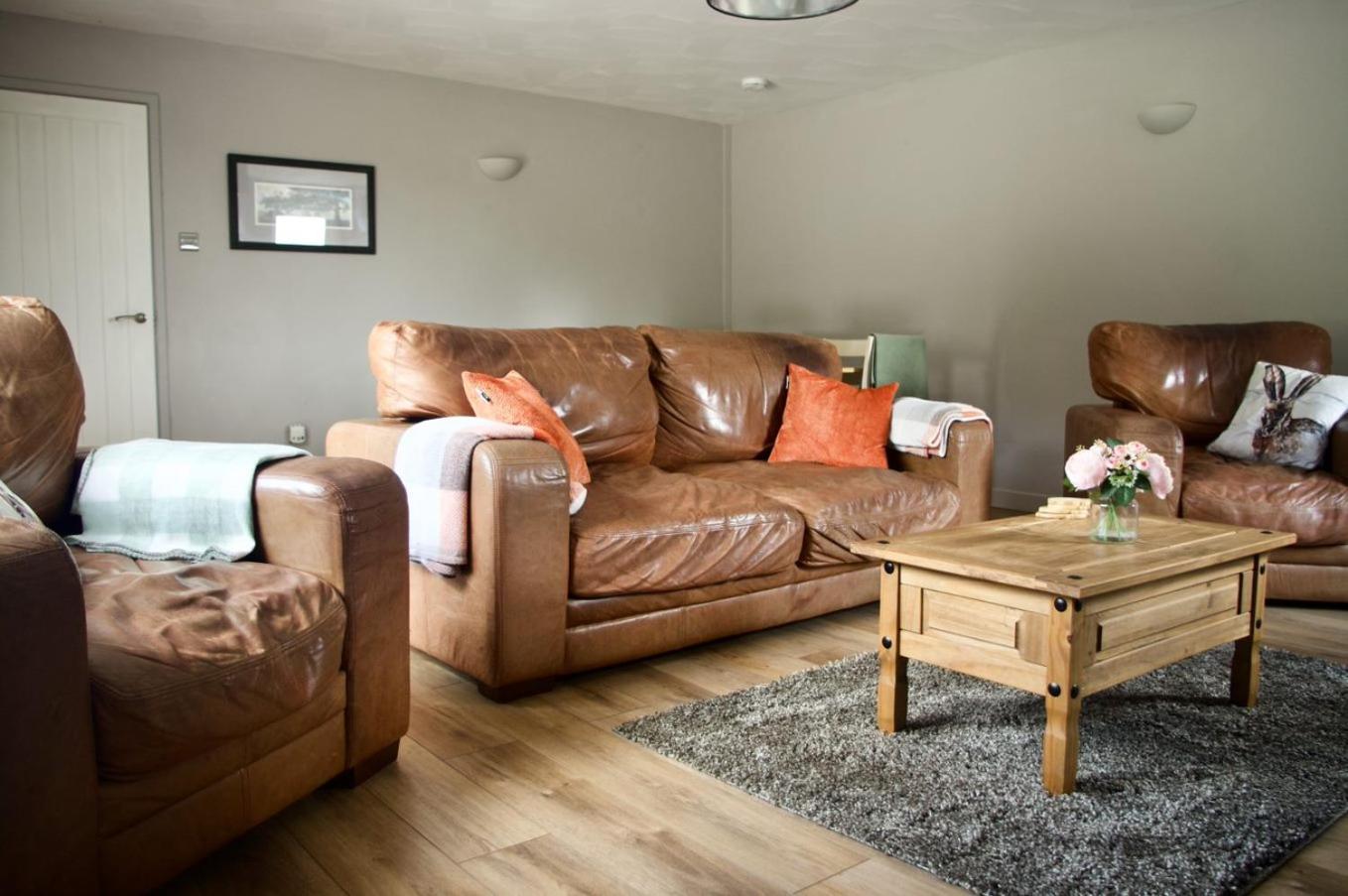 Converted Stables At Peaceful Family Farm Stay Lawrenny Exterior foto
